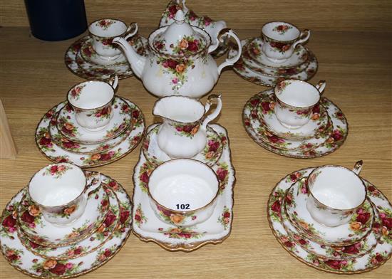An Old Country Rose pattern teaset